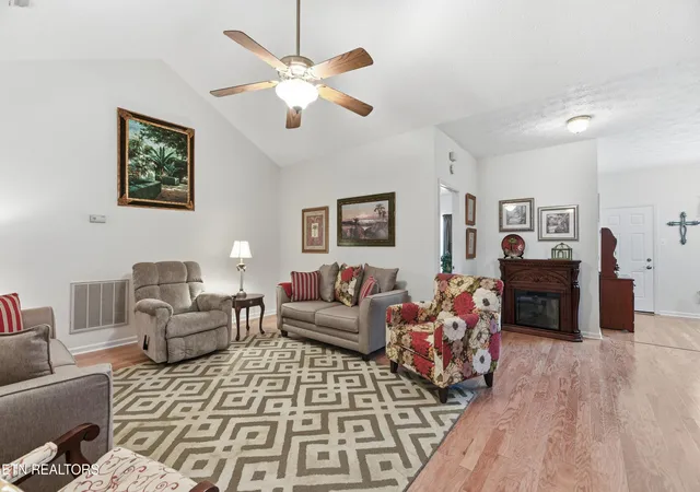 Photo 4 of Sale Pending at 4509 Broadmeadow Way, Knoxville, TN 37912 | MLS# 1351933 | Listing updated on 2026-09-08