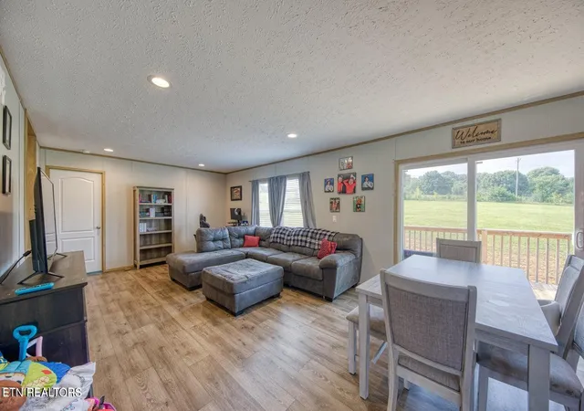 3rd image of 435 Barry Cvs, Dandridge, TN 37725 | MLS# 1351883