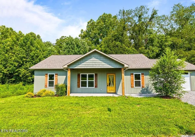 2nd image of 260 Hemlock Springs Dr, Helenwood, TN 37755 | MLS# 1351749