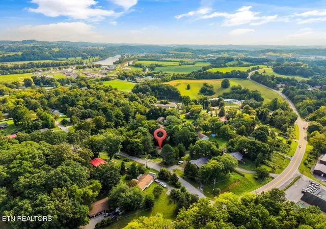 37th image of 2208 Island Blvd, Sevierville, TN 37876 | MLS# 1351887
