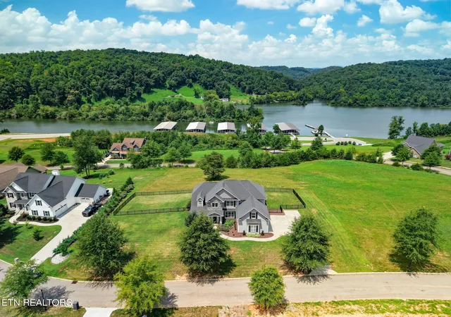 Photo 2 of Sale Pending at 102 Pineberry W Rd, Oak Ridge, TN 37830 | MLS# 1351782 | Listing updated on 2026-09-10