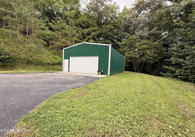 4th image of 2808 Cave Springs Rd, Dryden, VA 24243 | MLS# 1351780