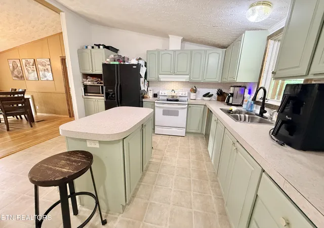 3rd image of 10407 Radford Rd, Wise, VA 24293 | MLS# 1351783