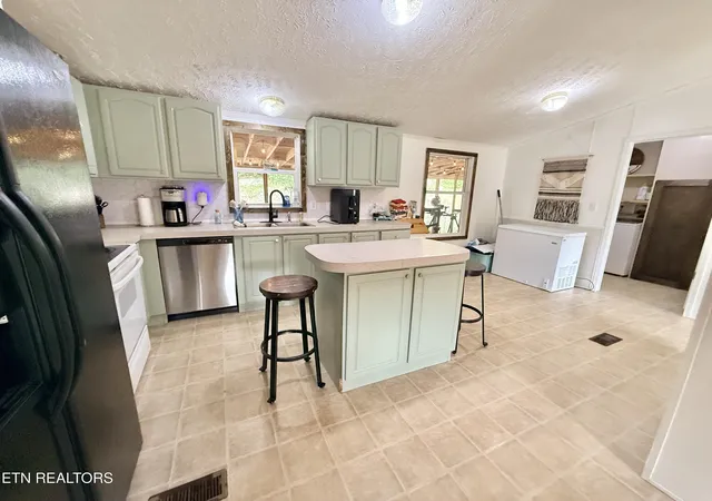 4th image of 10407 Radford Rd, Wise, VA 24293 | MLS# 1351783