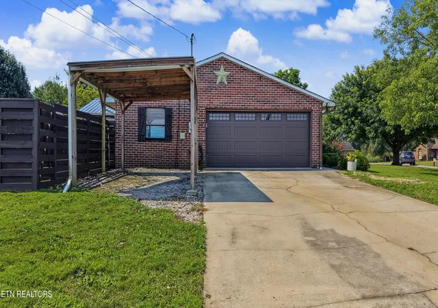 Photo 2 of Single family home for sale at 6918 Sicilia Ln, Corryton, TN 37721 | MLS# 1351966 | Listing updated on 2026-09-18