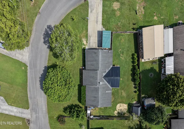 Photo 3 of Single family home for sale at 6918 Sicilia Ln, Corryton, TN 37721 | MLS# 1351966 | Listing updated on 2026-09-18