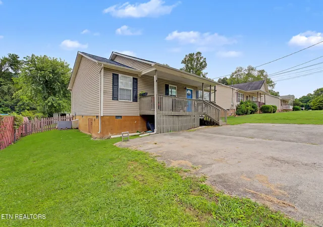 Photo 1 of Single family home for sale at 3910 Oakland Dr, Knoxville, TN 37918 | MLS# 1351866 | Listing updated on 2026-09-14