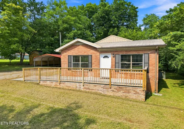 1st image of 826 Columbus St, Maryville, TN 37804 | MLS# 1351824