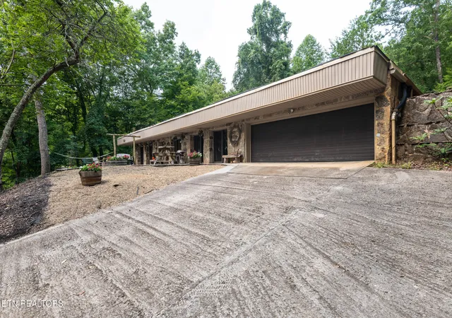 2nd image of 230 Comb Ridge Rd, Maynardville, TN 37807 | MLS# 1351830
