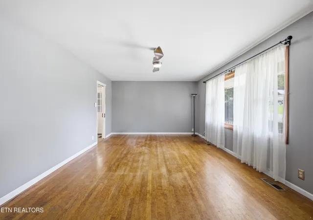4th image of 5713 Haynes Sterchi Rd, Knoxville, TN 37912 | MLS# 1351853