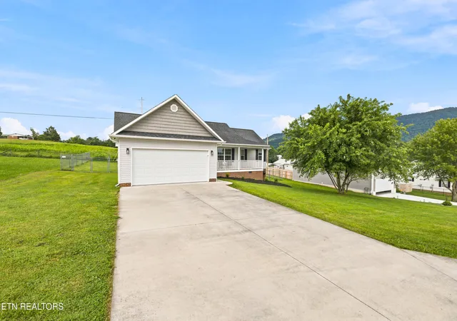 2nd image of 126 West Dr, La Follette, TN 37766 | MLS# 1351886