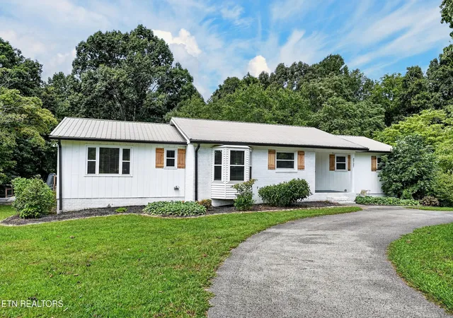 Photo 3 of Single family home for sale at 2727 Old Salem Dr, Cookeville, TN 38506 | MLS# 1351899 | Listing updated on 2026-08-30