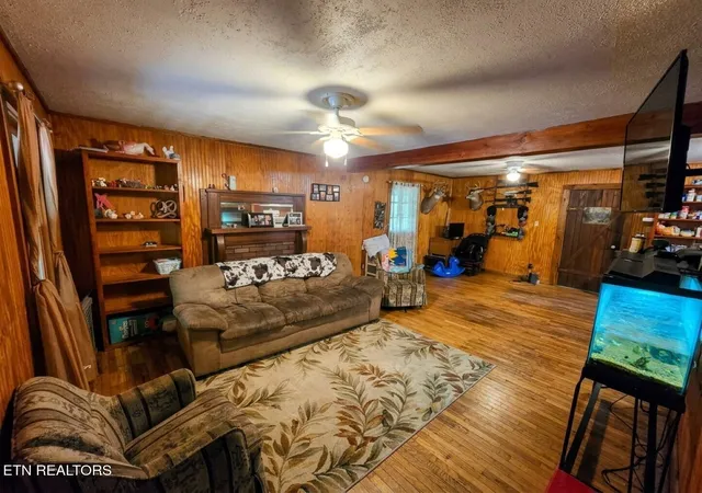 2nd image of 301 Joe Barnett Rd, Jamestown, TN 38556 | MLS# 1351871