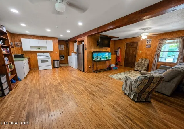 4th image of 301 Joe Barnett Rd, Jamestown, TN 38556 | MLS# 1351871