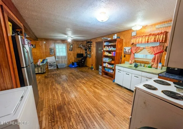 5th image of 301 Joe Barnett Rd, Jamestown, TN 38556 | MLS# 1351871