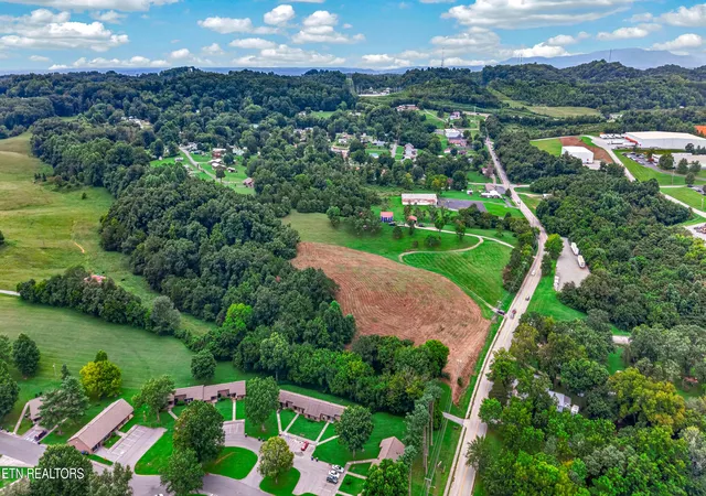 10th image of 1441 Sulphur Springs Rd, Morristown, TN 37813 | MLS# 1352230