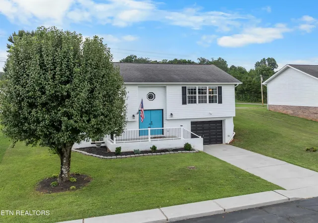 Photo 3 of Sale Pending at 1011 Fox Run, Jefferson City, TN 37760 | MLS# 1352047 | Listing updated on 2026-08-31
