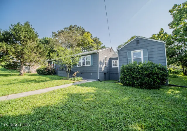 Photo 2 of Single family home for sale at 353 Volena Pl, Knoxville, TN 37920 | MLS# 1351898 | Listing updated on 2026-10-05