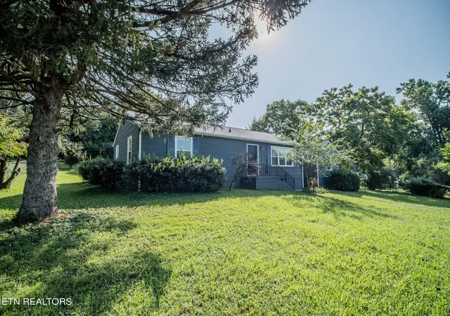 Photo 3 of Single family home for sale at 353 Volena Pl, Knoxville, TN 37920 | MLS# 1351898 | Listing updated on 2026-10-05