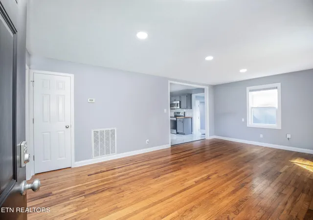 Photo 3 of Single family home for sale at 353 Volena Pl, Knoxville, TN 37920 | MLS# 1351898 | Listing updated on 2026-10-05