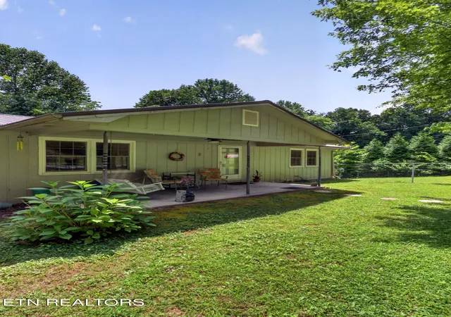 Photo 3 of Single family home for sale at 582 Spencer Dr, Spencer, TN 38585 | MLS# 1352070 | Listing updated on 2026-09-10