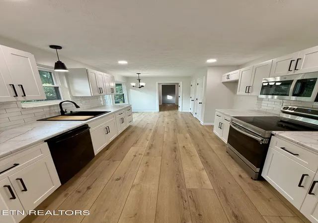 Photo 3 of Single family home for sale at 7314 Homestead Dr, Knoxville, TN 37918 | MLS# 1351916 | Listing updated on 2026-09-10