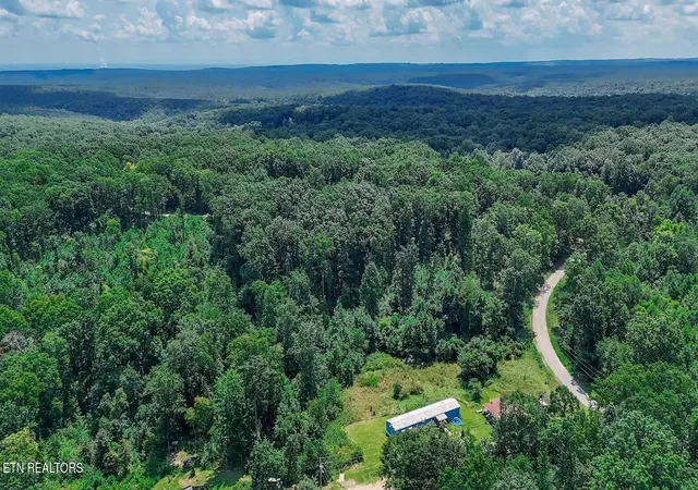2nd image of 136 Holly Rd, Spring City, TN 37381 | MLS# 1351907