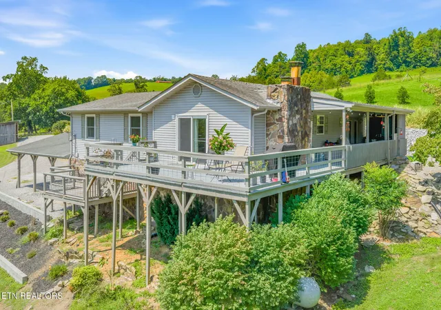 Photo 2 of Single family home for sale at 3091 Dutch Valley Rd, Washburn, TN 37888 | MLS# 1352449 | Listing updated on 2026-08-21