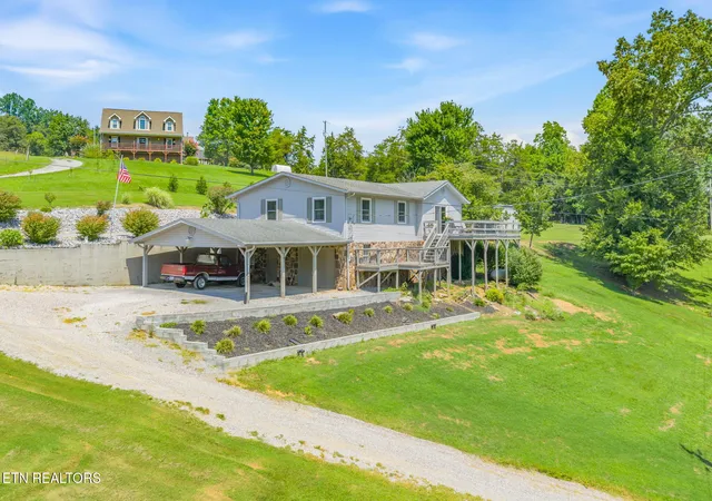 Photo 2 of Single family home for sale at 3091 Dutch Valley Rd, Washburn, TN 37888 | MLS# 1352449 | Listing updated on 2026-08-21