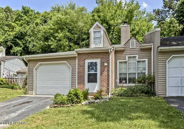 1st image of 7648 Chatham Cir, Knoxville, TN 37909 | MLS# 1351893
