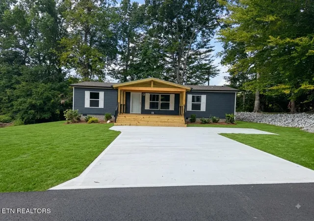 1st image of 135 Edgewood Blvd, Oneida, TN 37841 | MLS# 1351936