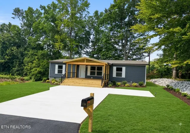 2nd image of 135 Edgewood Blvd, Oneida, TN 37841 | MLS# 1351936