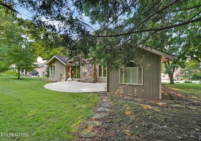 2nd image of 205 Lakewood Dr, Crossville, TN 38558 | MLS# 1351997