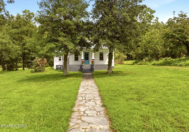 2nd image of 3300 Lake City Hwy, Rocky Top, TN 37769 | MLS# 1352283