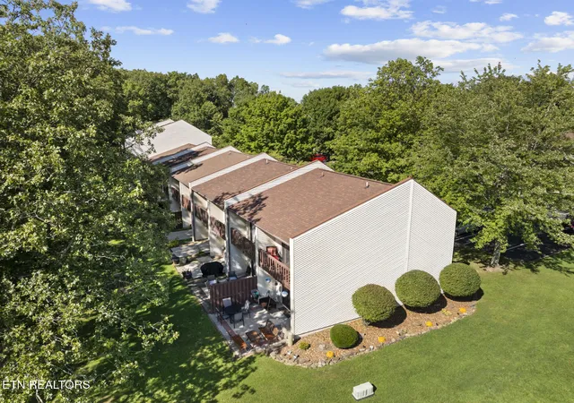 4th image of 37 Wilshire Hts Dr, Crossville, TN 38558