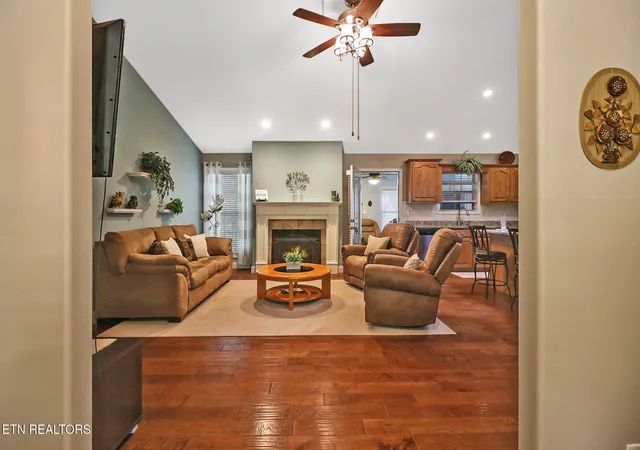 3rd image of 115 Glenwood Dr, Crossville, TN 38558 | MLS# 1352032