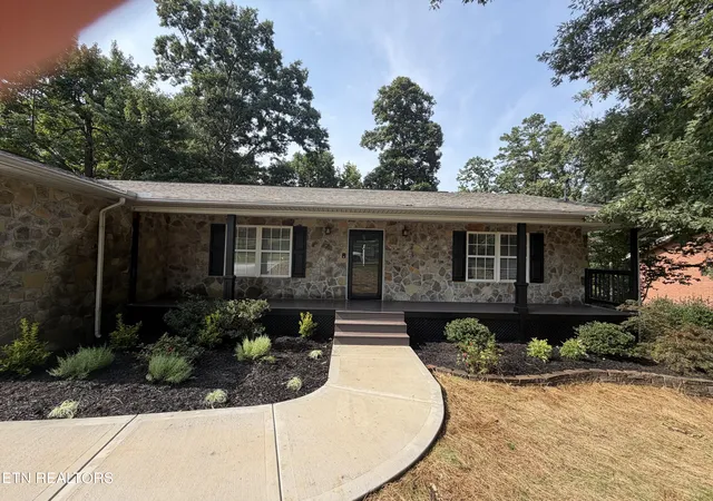2nd image of 219 Scenic View Dr, Clinton, TN 37716 | MLS# 1352025