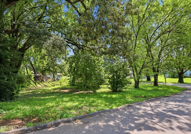 3rd image of 2400 Rim St, Knoxville, TN 37917 | MLS# 1352049