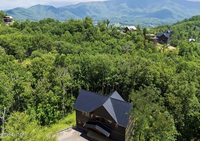 3rd image of 1950 Spurling Rd, Sevierville, TN 37862 | MLS# 1352013