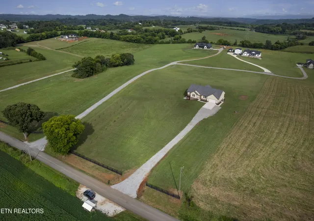33rd image of 1121 Frogpond Rd, Friendsville, TN 37737 | MLS# 1352296