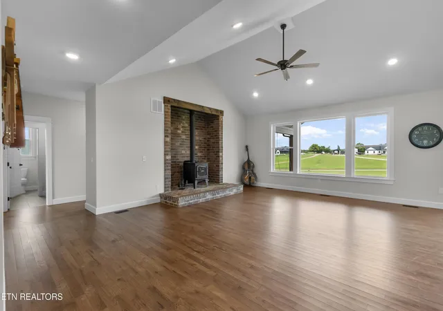 4th image of 1121 Frogpond Rd, Friendsville, TN 37737 | MLS# 1352296