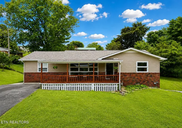 Photo 1 of Single family home for sale at 1633 Maple St, White Pine, TN 37890 | MLS# 1352151 | Listing updated on 2026-09-10