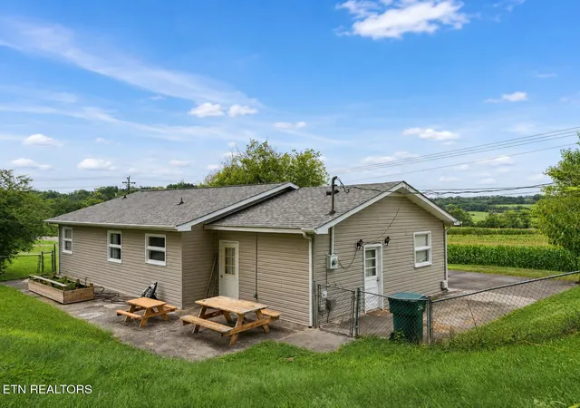 Photo 3 of Single family home for sale at 1633 Maple St, White Pine, TN 37890 | MLS# 1352151 | Listing updated on 2026-09-10