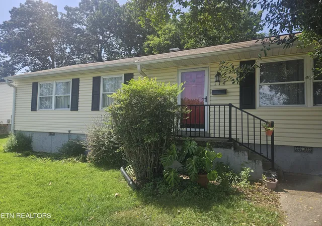 1st image of 114 Aspen Ln, Oak Ridge, TN 37830 | MLS# 1352043