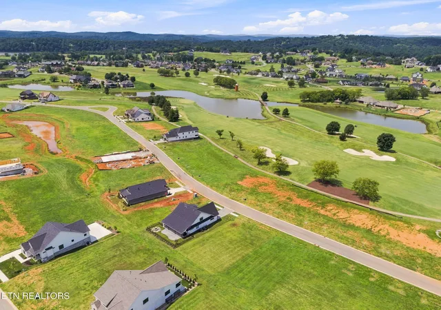 3rd image of 958 Black Bear Cir, Loudon, TN 37774 | MLS# 1352214