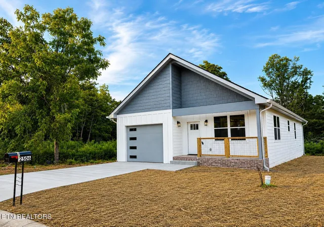Photo 1 of Single family home for sale at 2506 Limestone Ct, Sevierville, TN 37876 | MLS# 1352084 | Listing updated on 2026-10-07