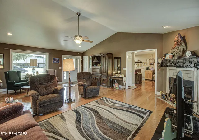 Photo 4 of Single family home for sale at 3090 Shaconage Trl, Sevierville, TN 37876 | MLS# 1352177 | Listing updated on 2026-09-10
