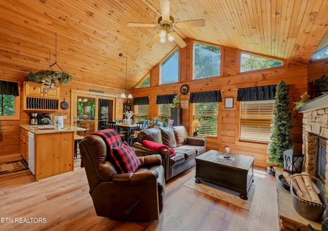 Photo 3 of Single family home for sale at 919 Deer Run Way, Sevierville, TN 37862 | MLS# 1352075 | Listing updated on 2026-09-06