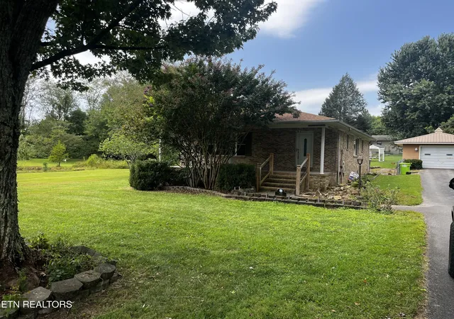 3rd image of 48 Fallingbrook Dr, Crossville, TN 38555 | MLS# 1352122