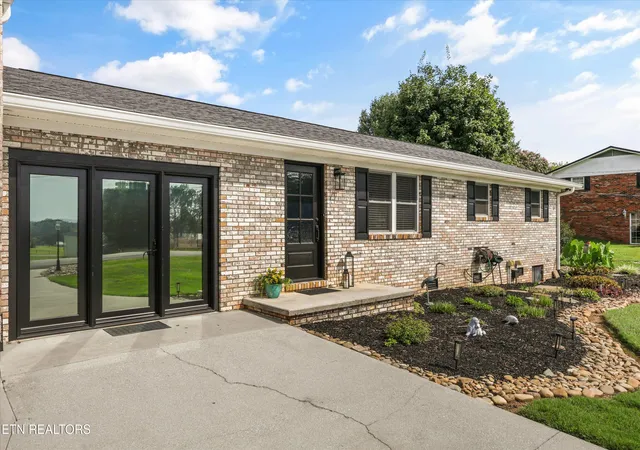 Photo 3 of Single family home for sale at 148 Clinch View Dr, Corryton, TN 37721 | MLS# 1352198 | Listing updated on 2026-09-15